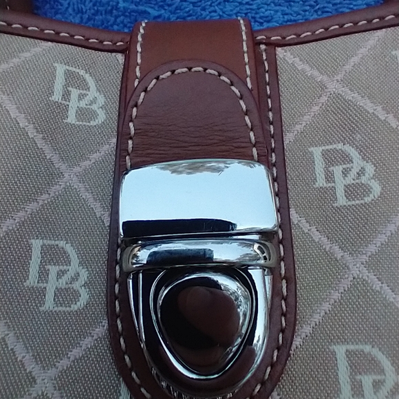 Dooney & Bourke Small Handbag-Like New 12"x8"x4" - Picture 9 of 9